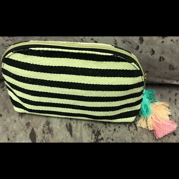 makeup + bag - Picture 5 of 5